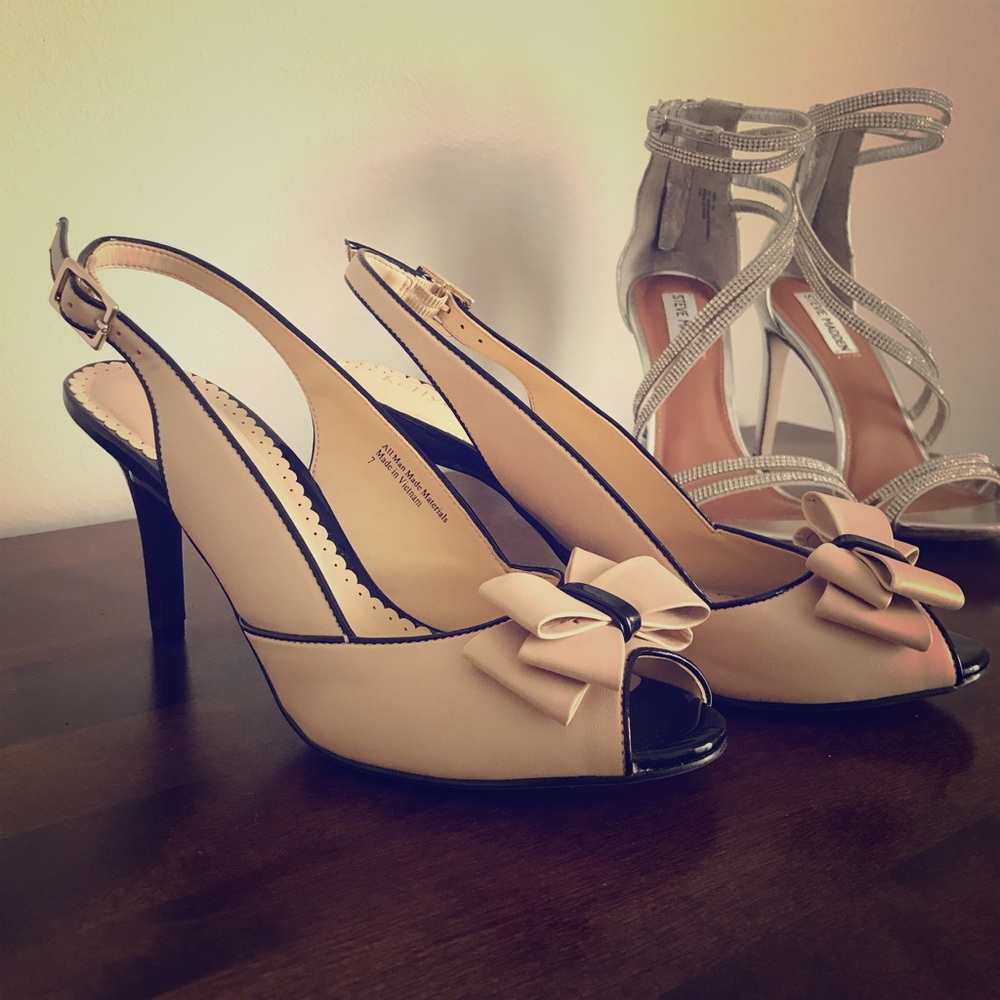 Cute light pink heels!